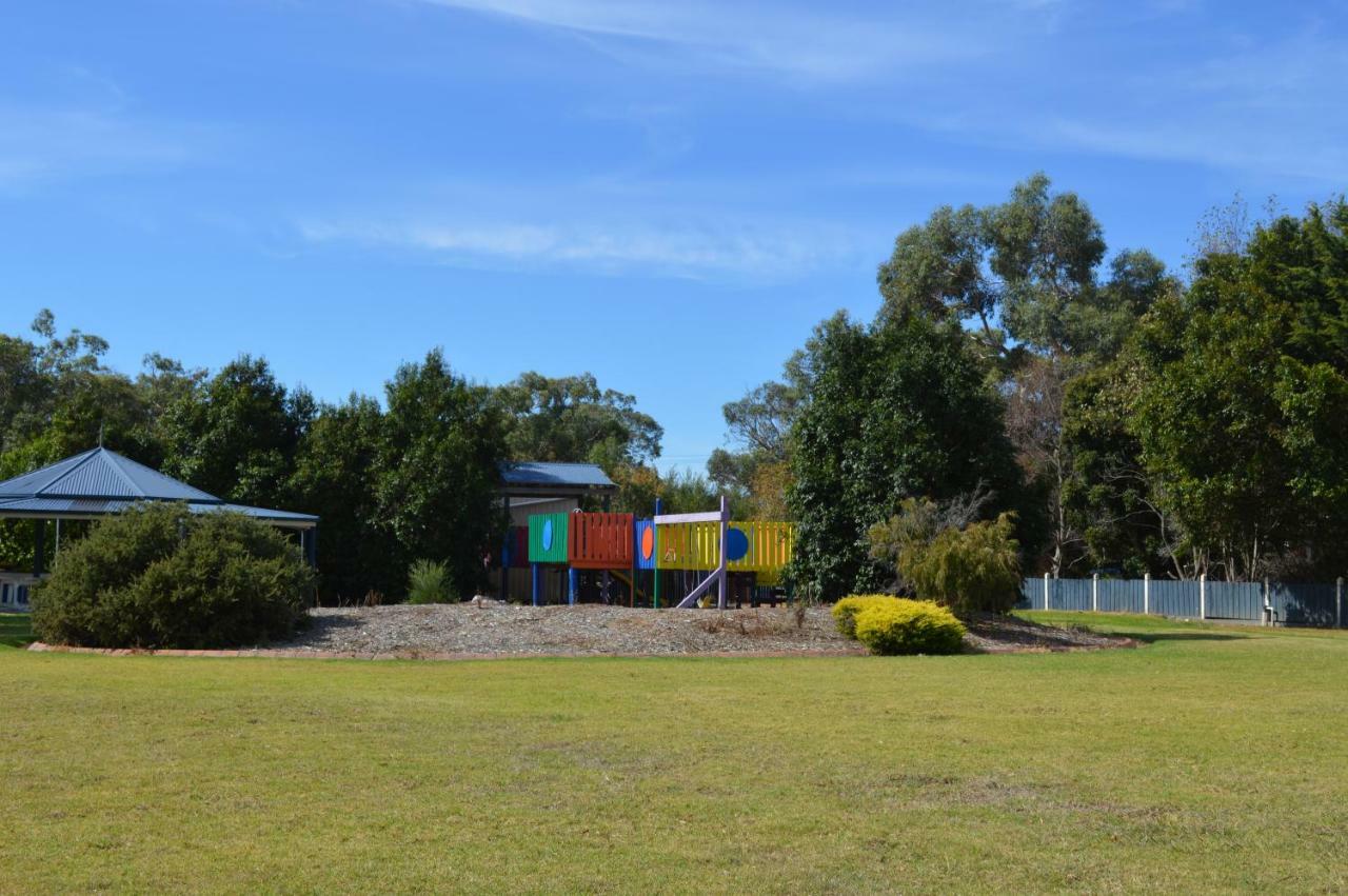 沃德百尼度假村 Wimbledon Heights 外观 照片